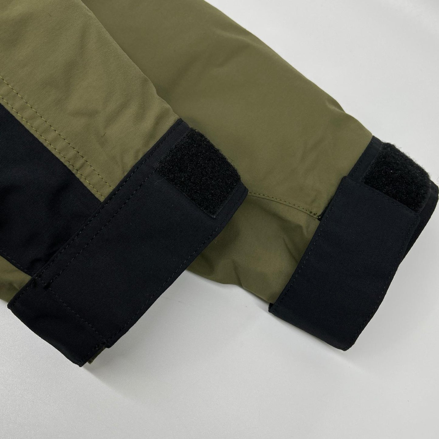 THE NORTH FACE ND91737 Mountain Down Jacket Khaki Size S