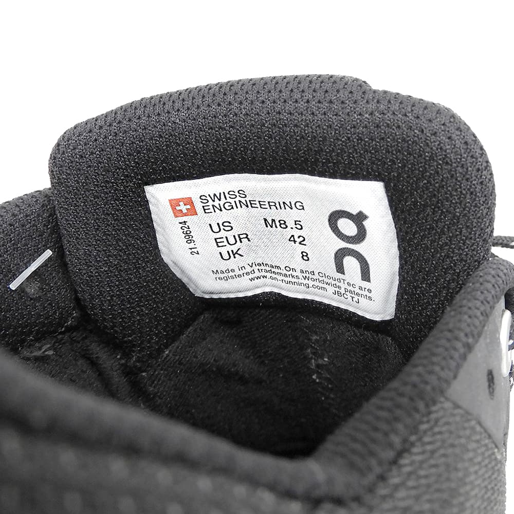 ON Cloudflyer Waterproof Sneakers Black Size 8.5(US)