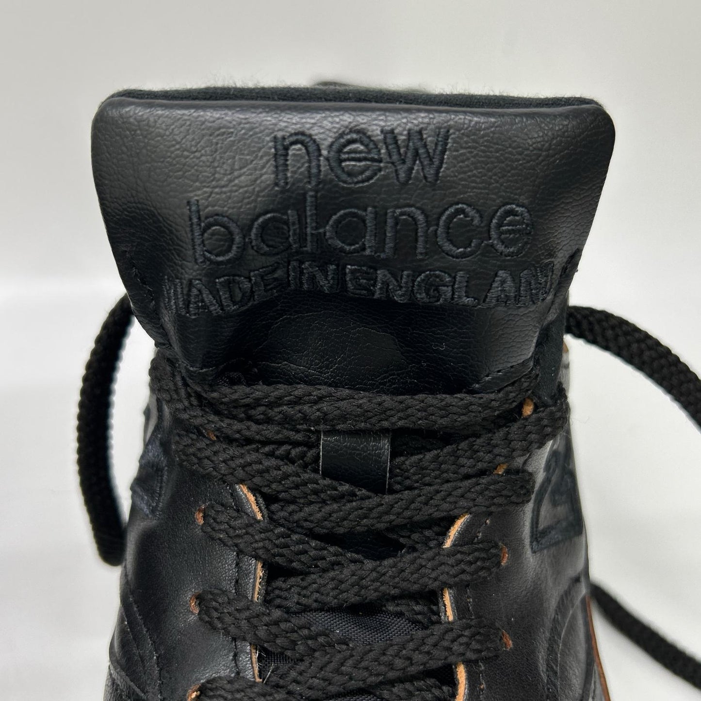 NEW BALANCE Made in UK 1500 Leather Sneakers Size 27