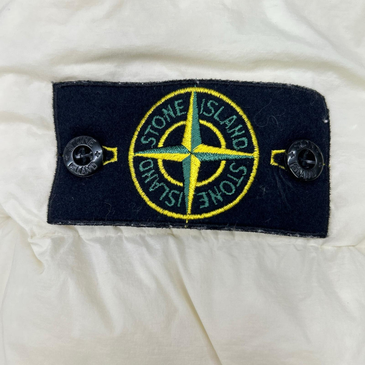 STONE ISLAND 23AW Nylon Stretch Hooded Jacket White Size M