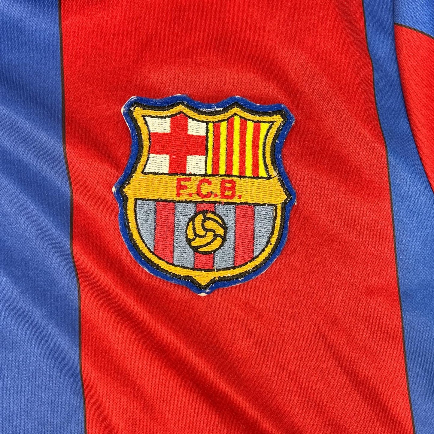 F.C.B Maradona 10 Replica Uniform T-Shirt Red/Blue Size L