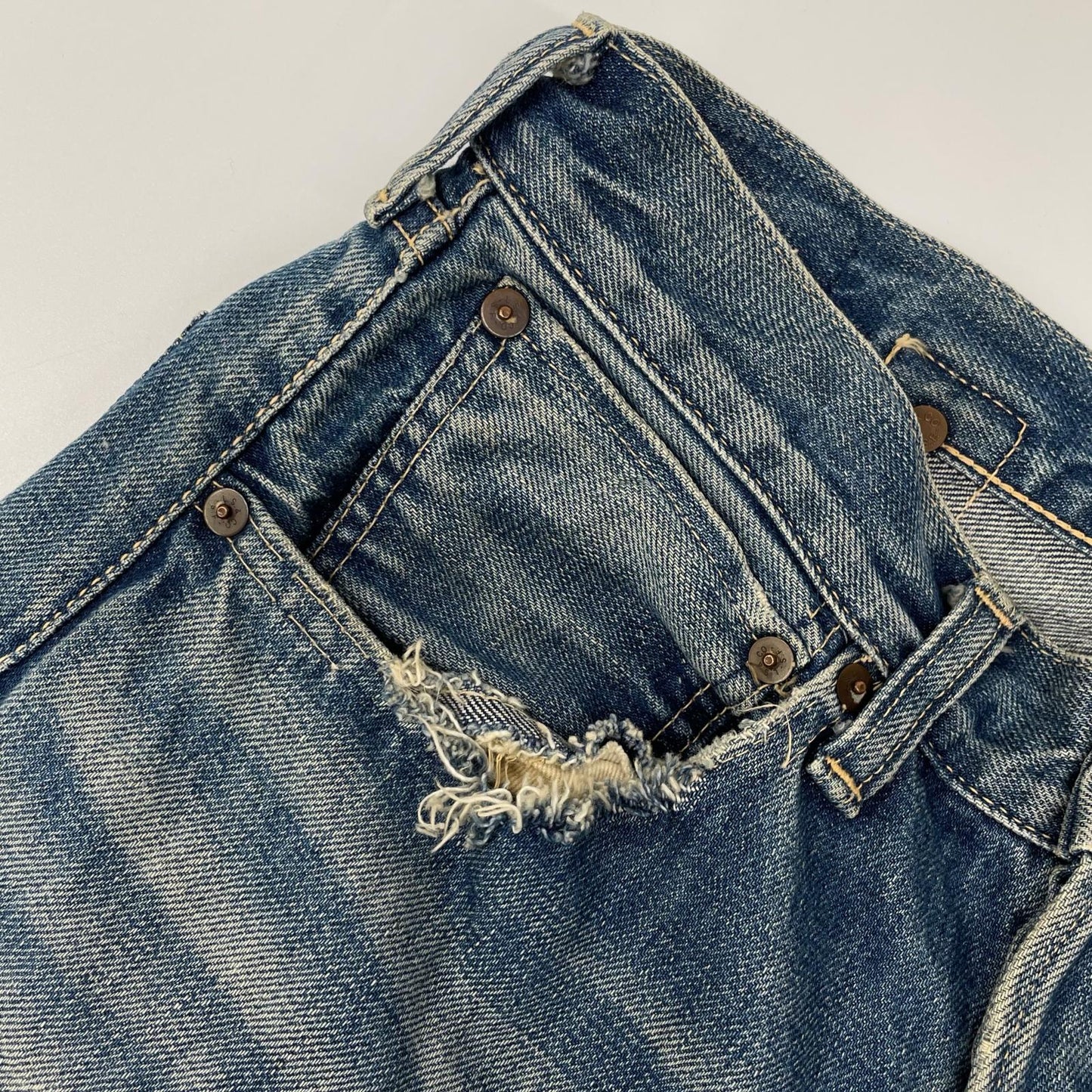 LEVI'S 37501 1937 Reissue Cinch Back Indigo Jeans Size 32