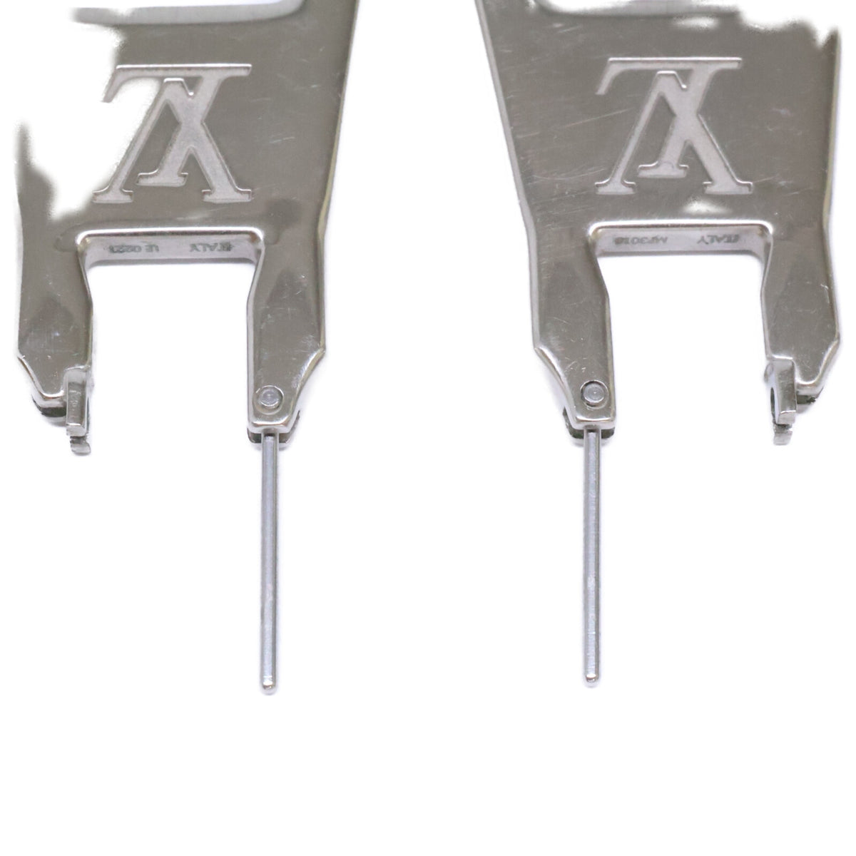 LOUIS VUITTON Silver MP3016 LV Zip Boucle d'Oreille Earrings