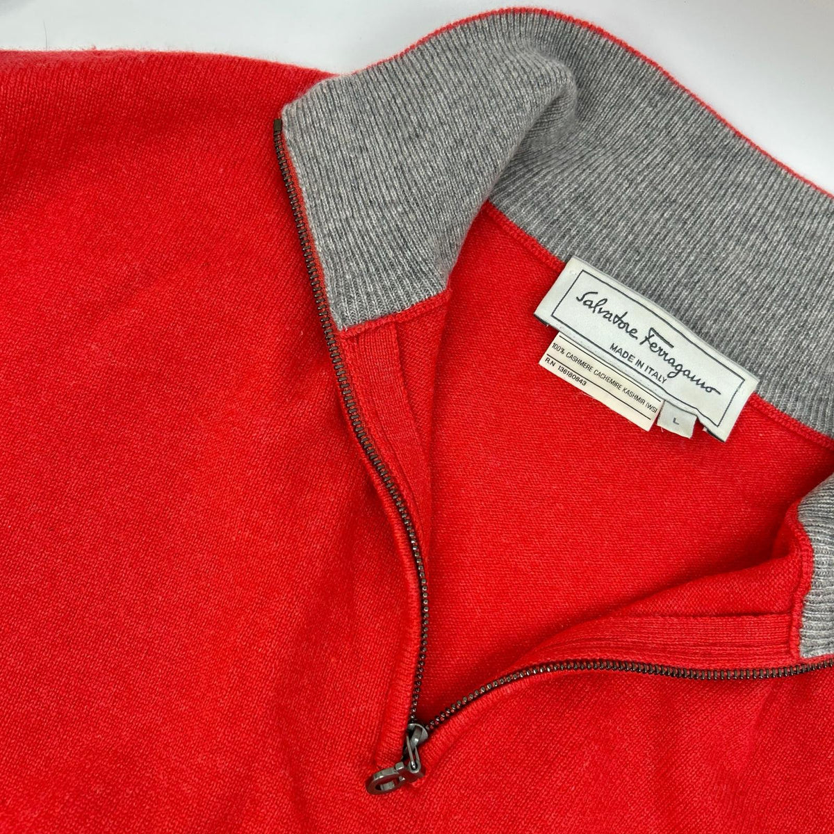 SalvatoreFerragamo Red Cashmere Gancini Pullover Size L