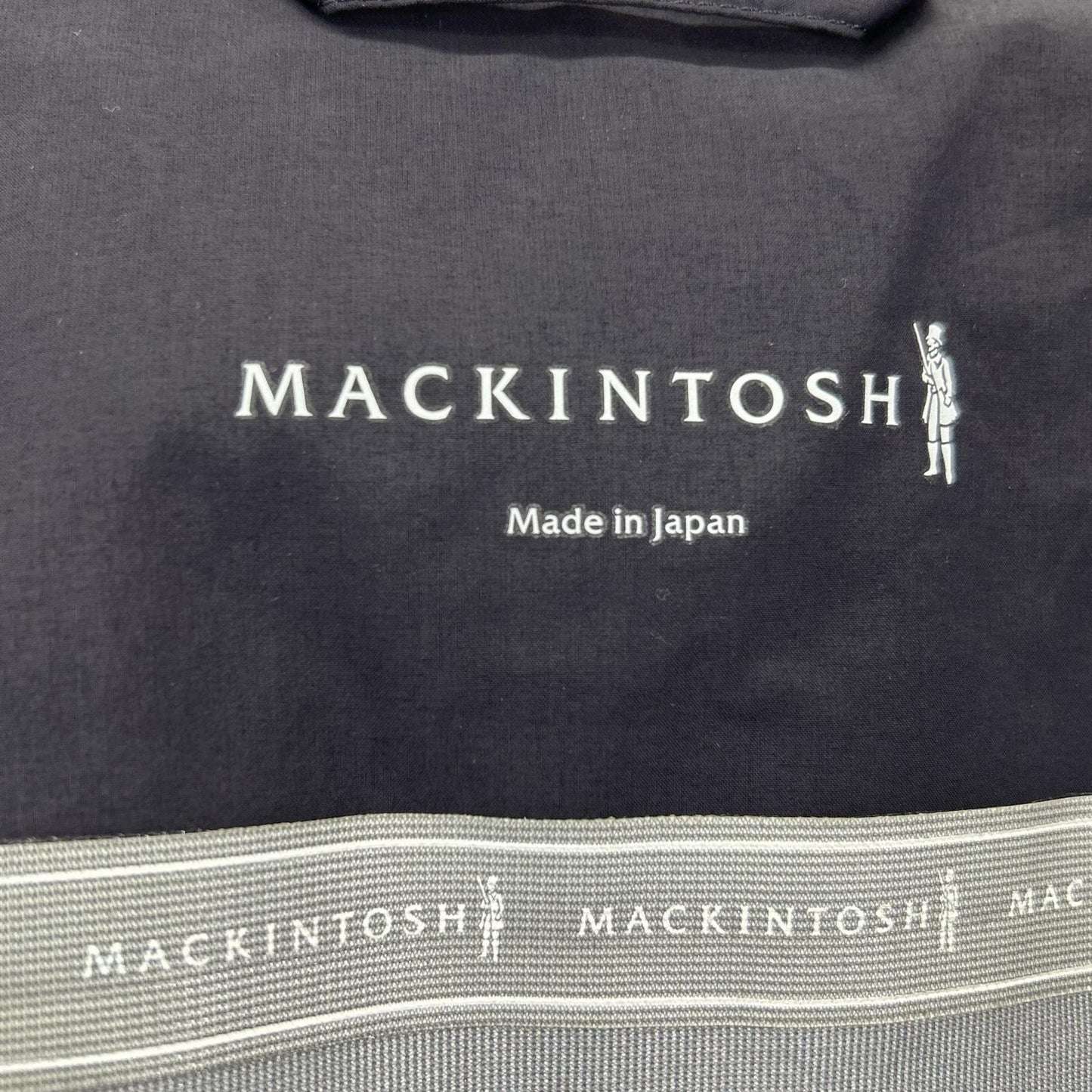 MACKINTOSH GMH-1004 Navy Nylon Mac Coat Size 38