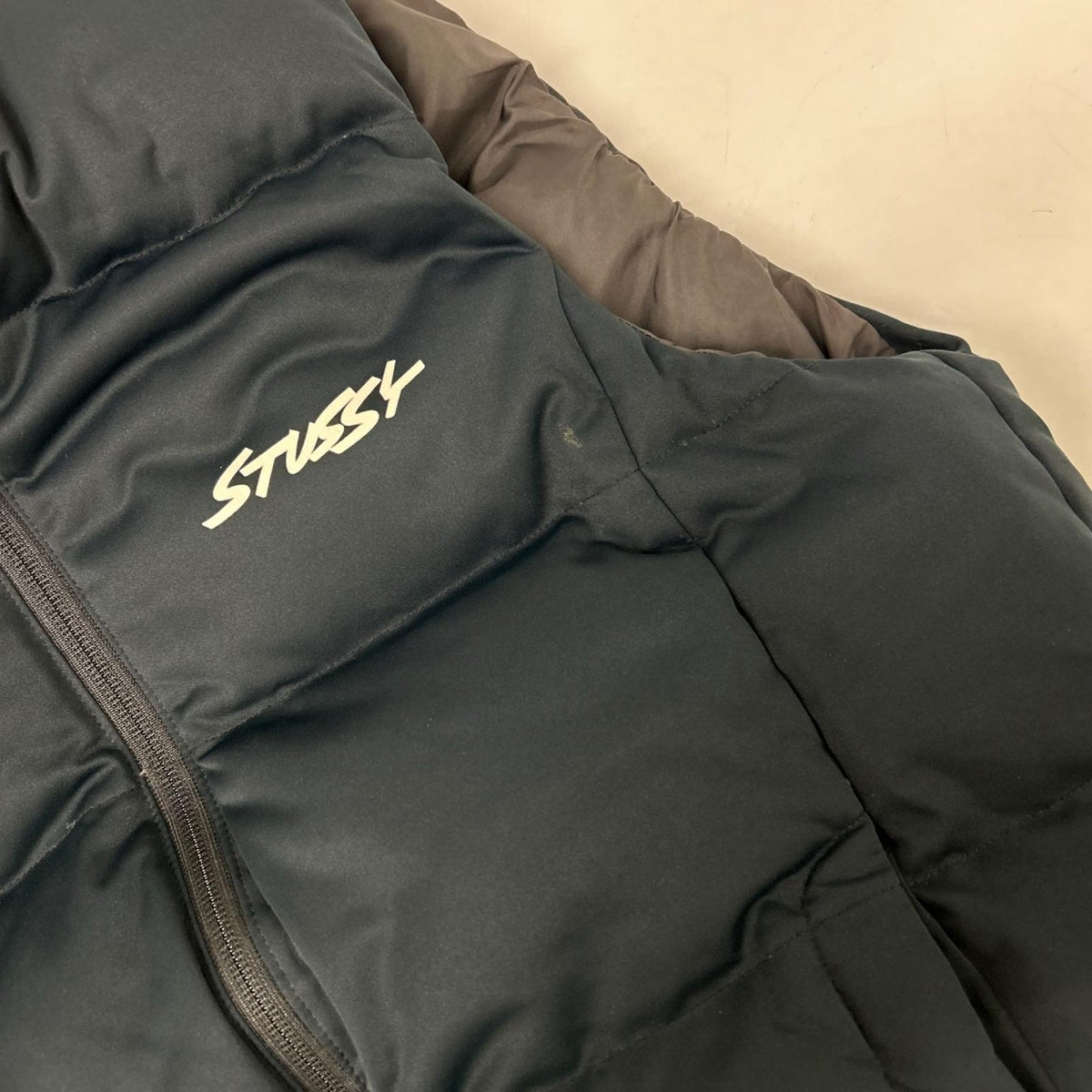 Stussy DESCENTE Reversible Down Vest Black Size M