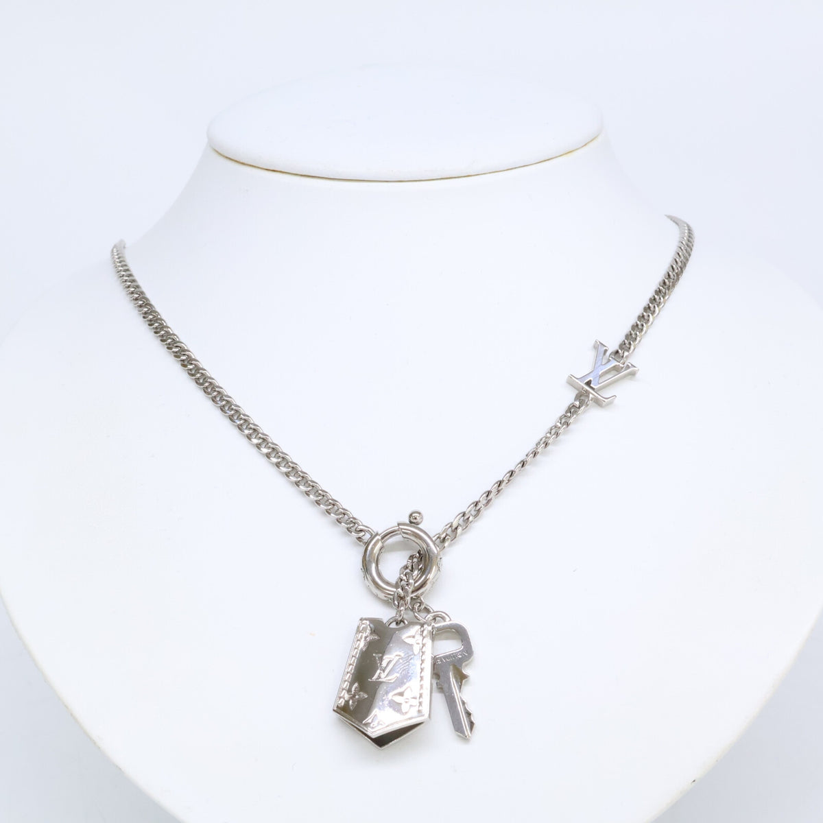 LOUIS VUITTON LV Tag Necklace Silver