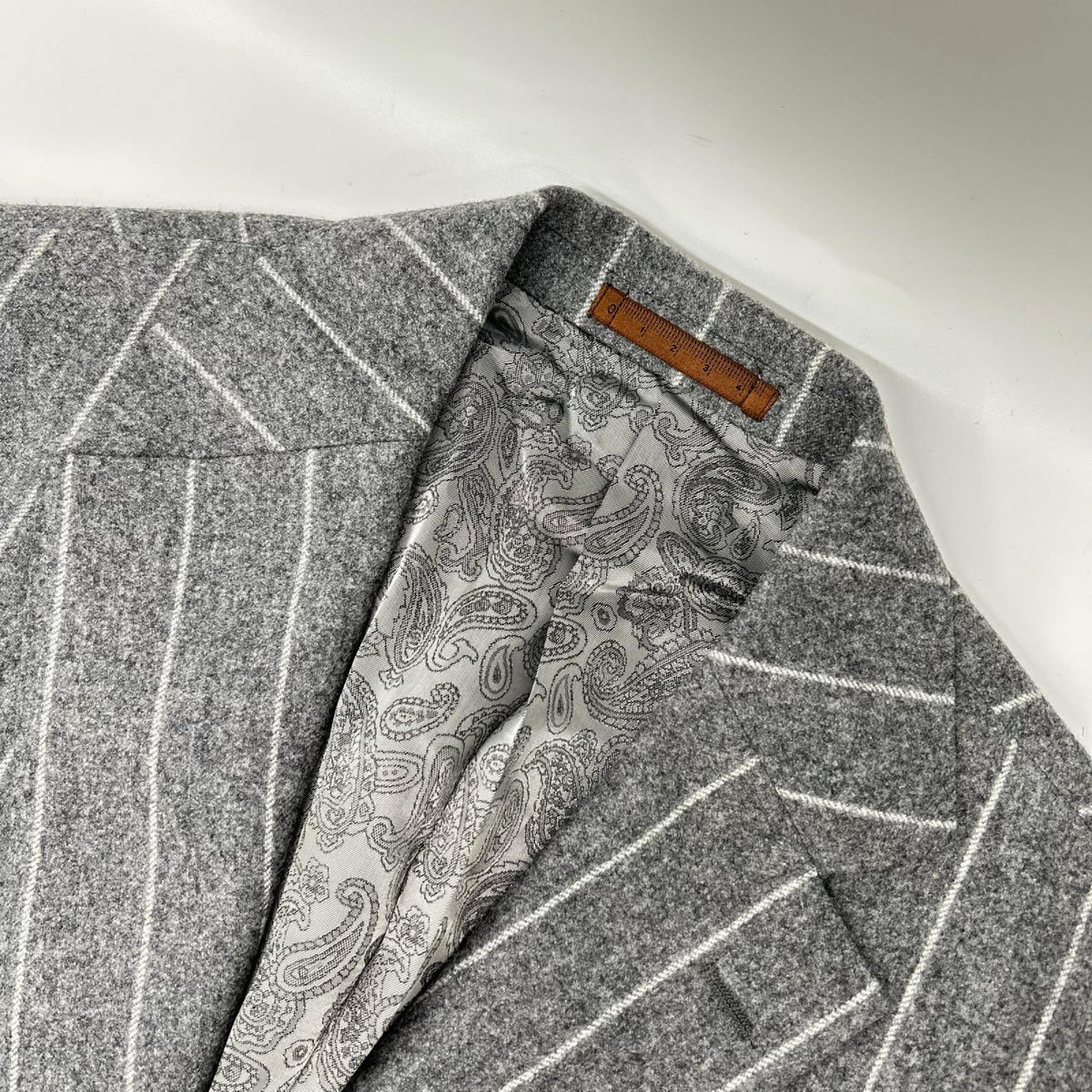 UNIVERSAL LANGUAGE Gray Stripe Canonico Wool Suit Size 48