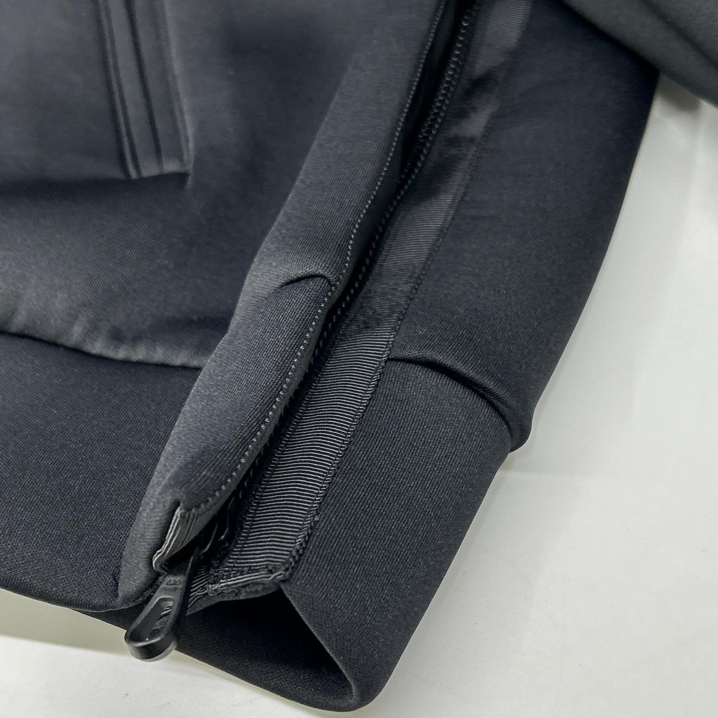 ONE GRAVITY Black Side-Zip Double Knit Cardigan Size F