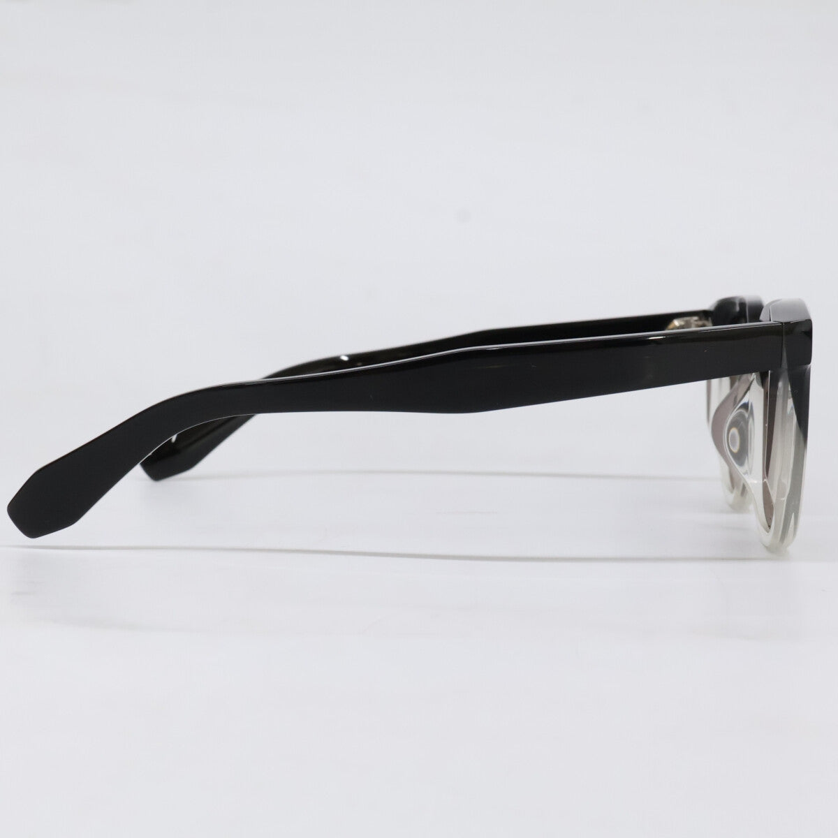 OLIVER PEOPLES OV5546SU Sunglasses Black/White Size 52x20