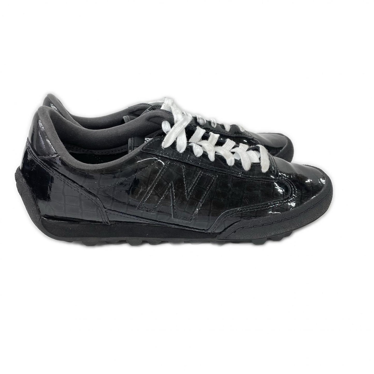 NEW BALANCE Black Gator Run Patent Leather Sneakers Size 9