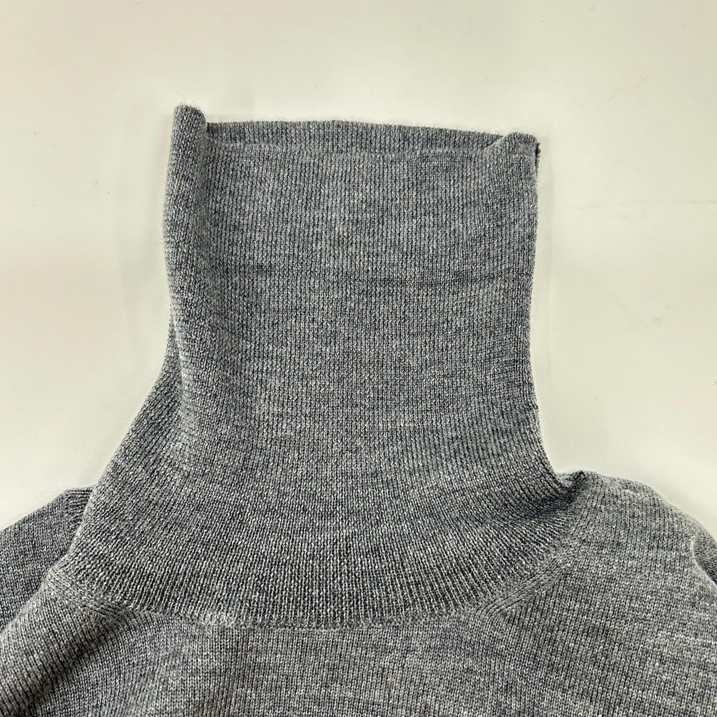 ISAIA MGKX07 Gray High-Neck High Gauge Knit Sweater Size L