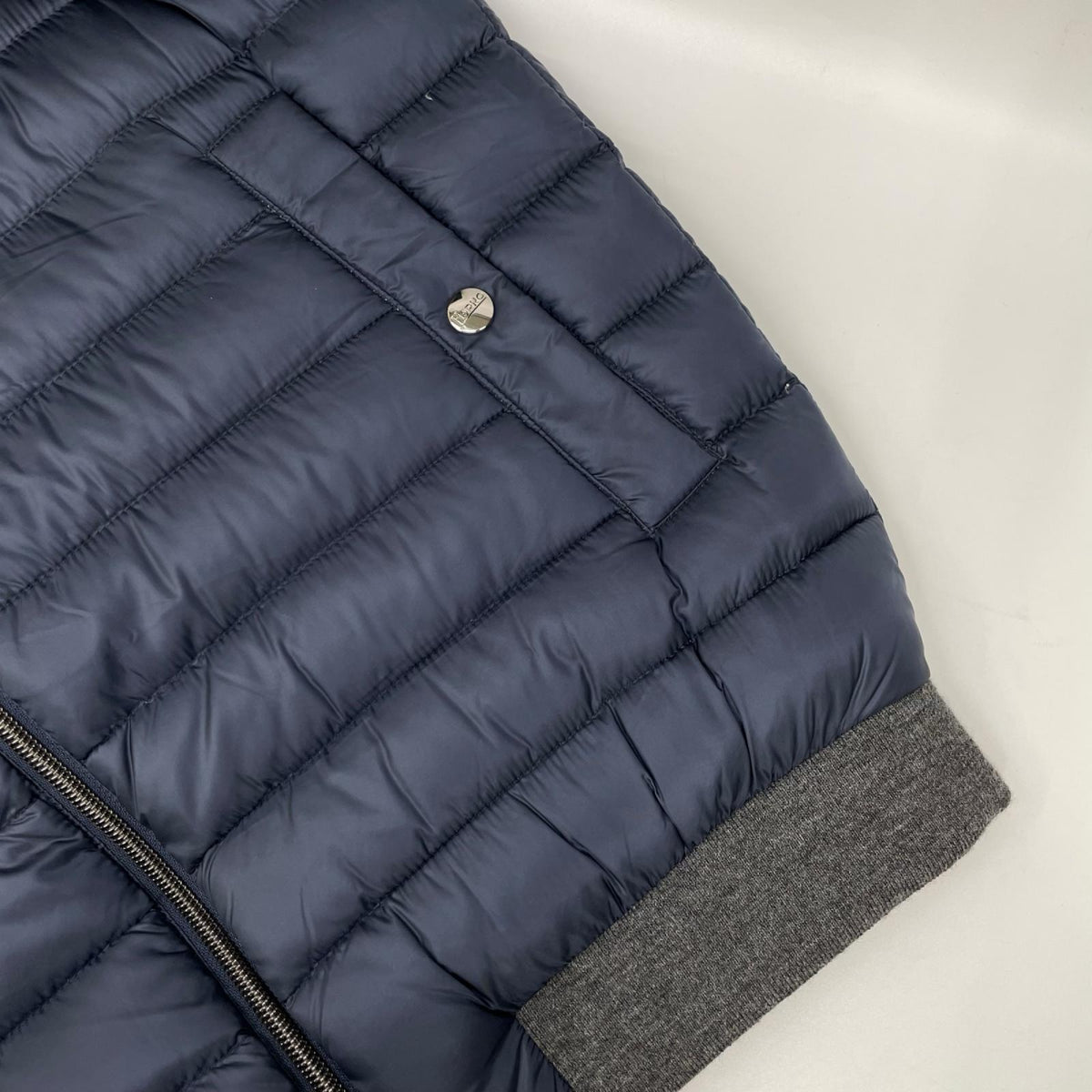 HERNO RESORT Paneled Nylon Down Jacket Navy/Gray Size 50