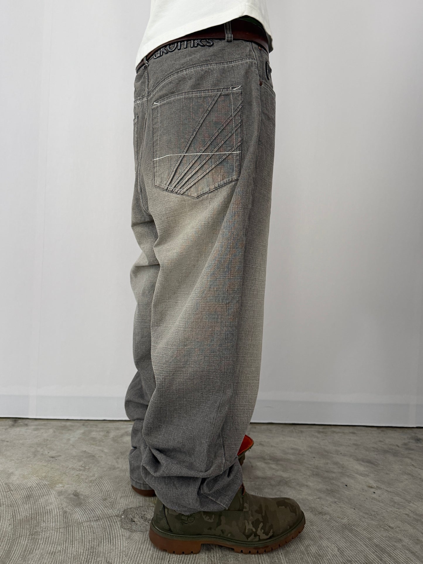 Akademiks Gray Buggy Denim Jeans Size 34