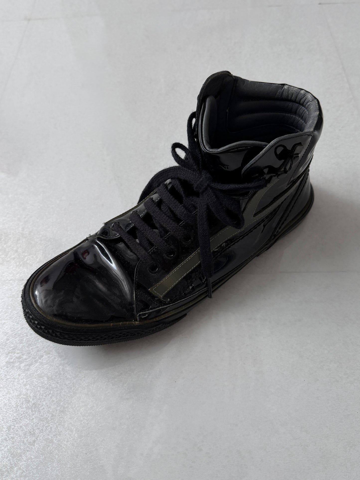 Saint Laurent Paris black Enamel Sneakers Size EU 42