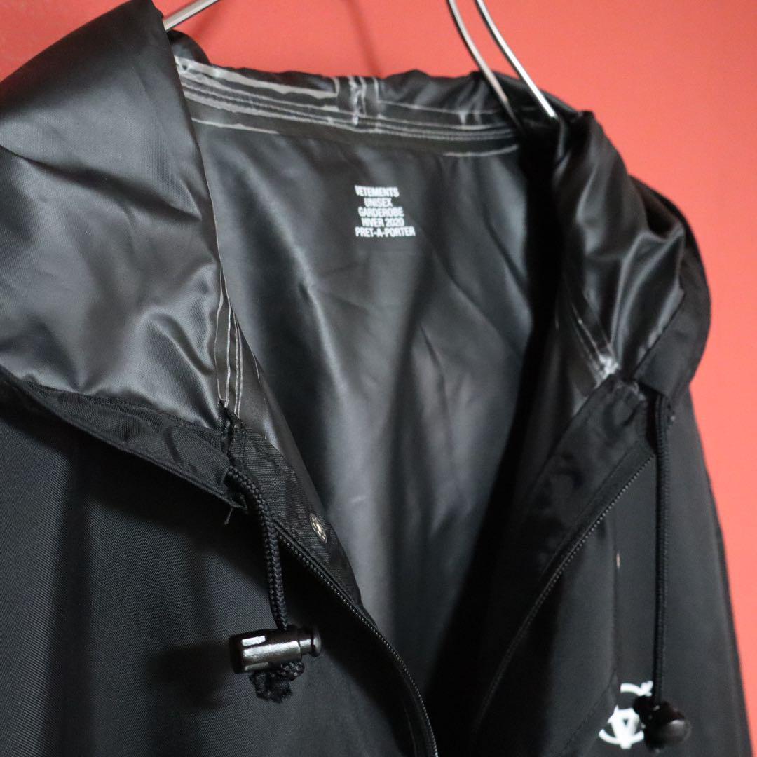 Vetements 19AW Anarchy Raincoat Hooded Nylon Size FREE