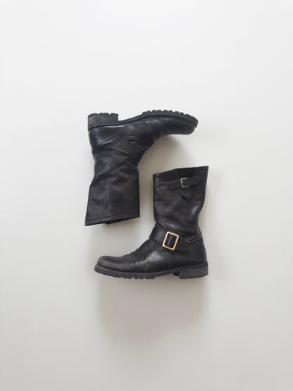 NO ID. Size 40