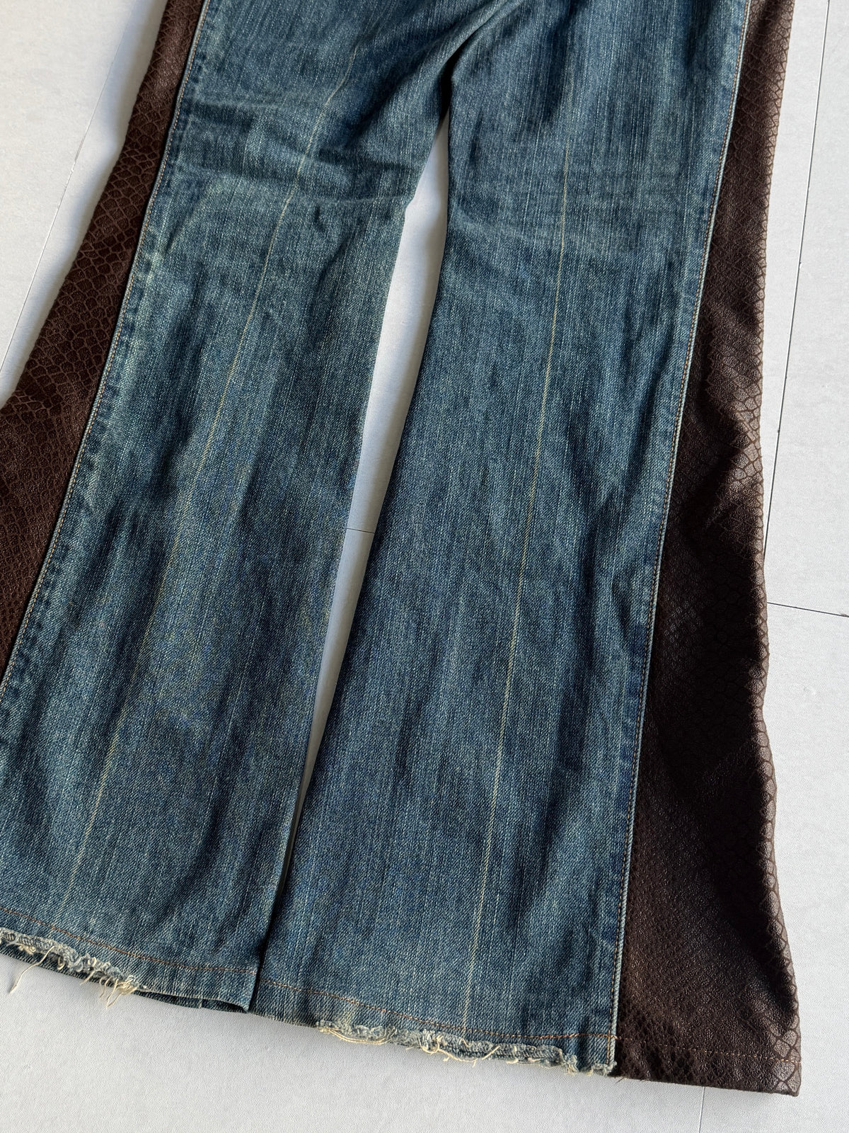 MORGAN Western Python Flared Denim Size M