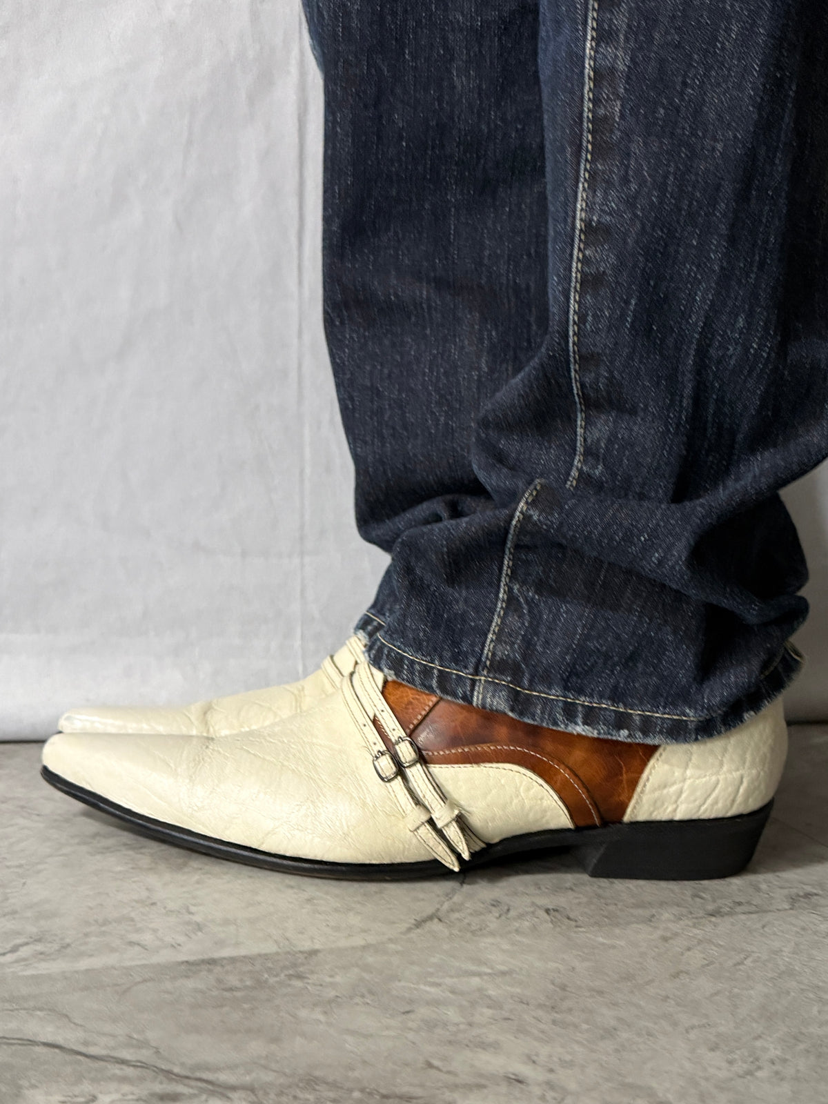TORNADO MART Two-Tone Pointed Leather Shoes Size S