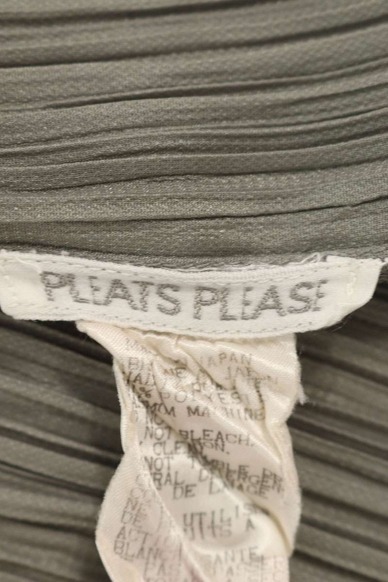 Vintage PLEATS PLEASE Pleated Polyester Cardigan Gray Size 3