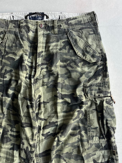 Pelle Pelle Green Camo Wide Short Pants Size WAIST
