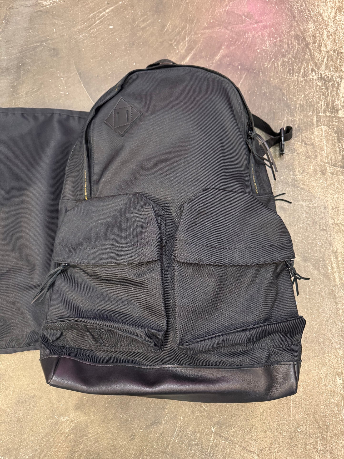 undercover "One Off" Black Size FREE