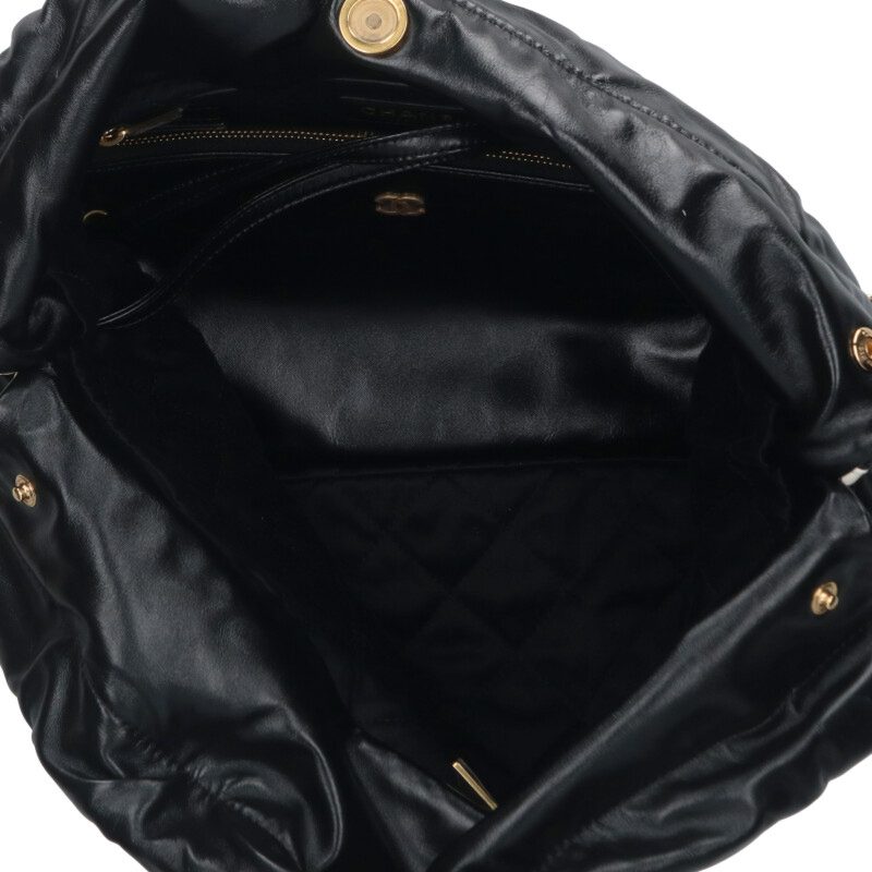 CHANEL CHANEL22 Small Shiny Calfskin Handbag Size ONE SIZE