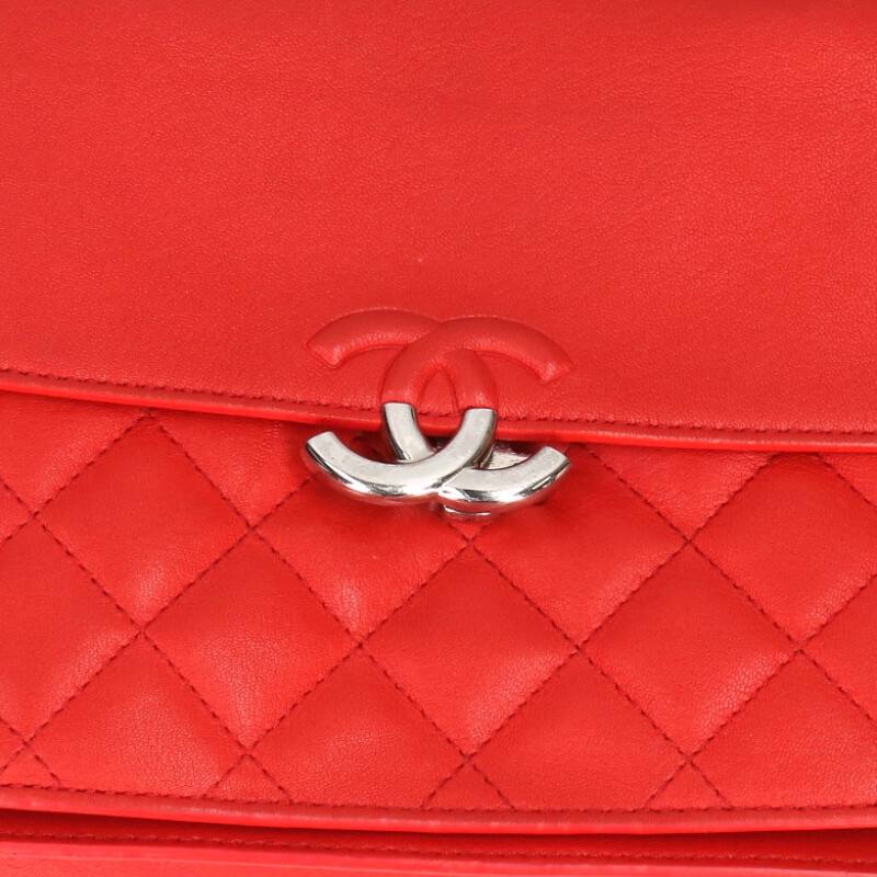 CHANEL Calfskin Chain Shoulder Bag Red Size ONE SIZE