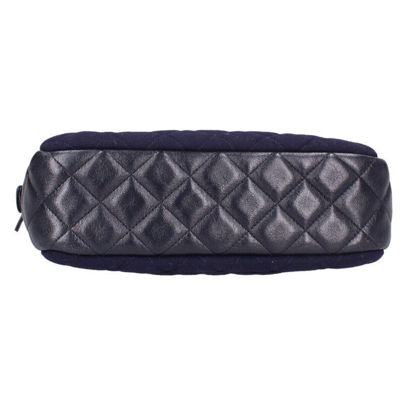 CHANEL Matelassé Pin Badge Bag Navy/Black Size ONE SIZE