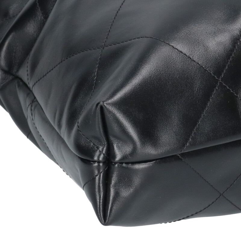 CHANEL 22 Shiny Calfskin Gold Hardware Size ONE SIZE