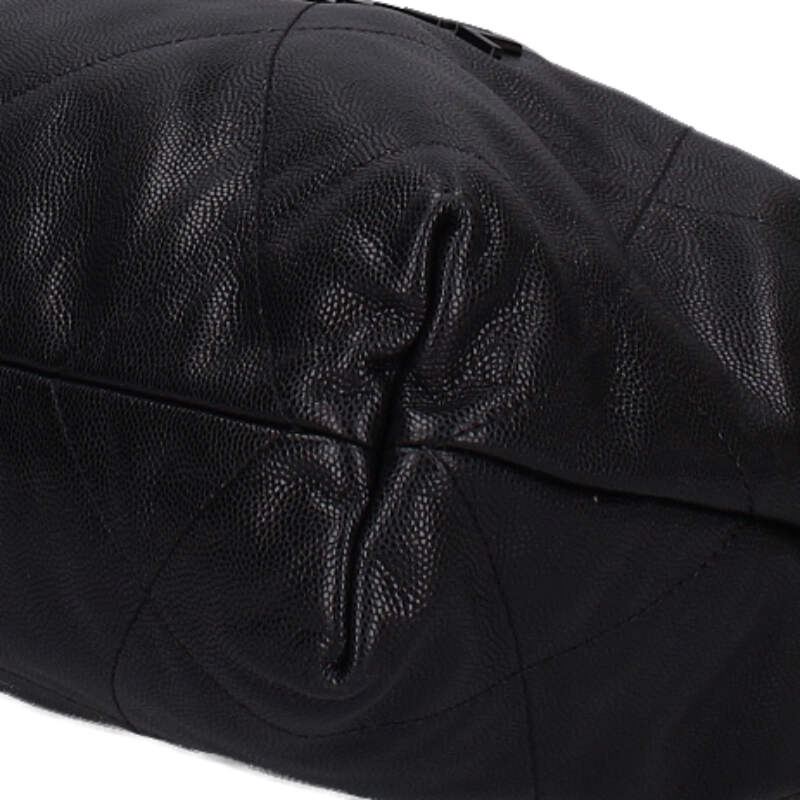 CHANEL 22 Small Caviar GHW Chain Bag Black & Size ONE SIZE