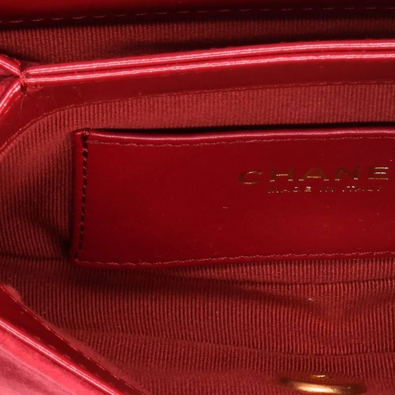 CHANEL Matelasse Shiny Calfskin x Gold Shoulder Bag