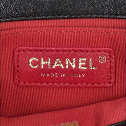 CHANEL Matelasse Lambskin Chain x Gold Shoulder Bag