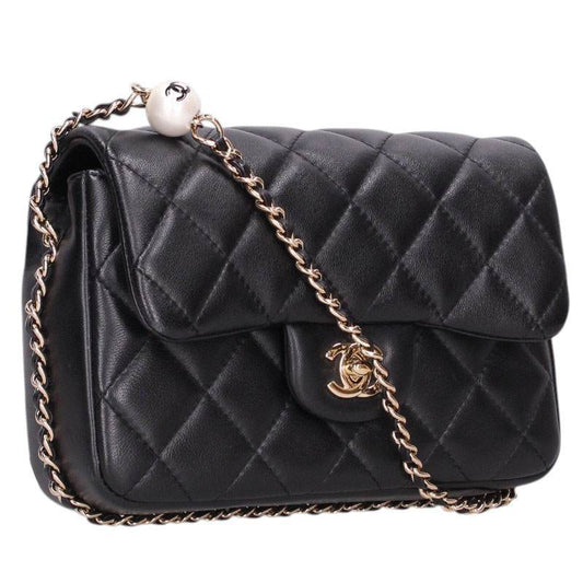 CHANEL Matelasse Lambskin Shoulder Bag