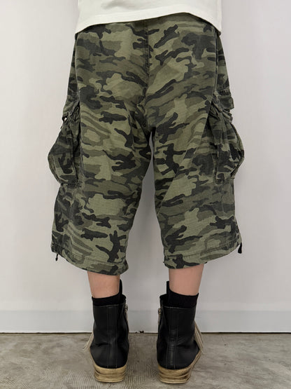 Pelle Pelle Green Camo Wide Short Pants Size WAIST