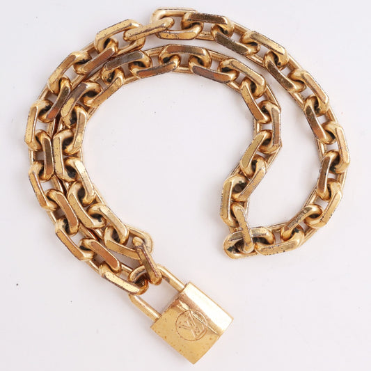 Louis Vuitton Gold LV Edge Cadena Necklace Size F