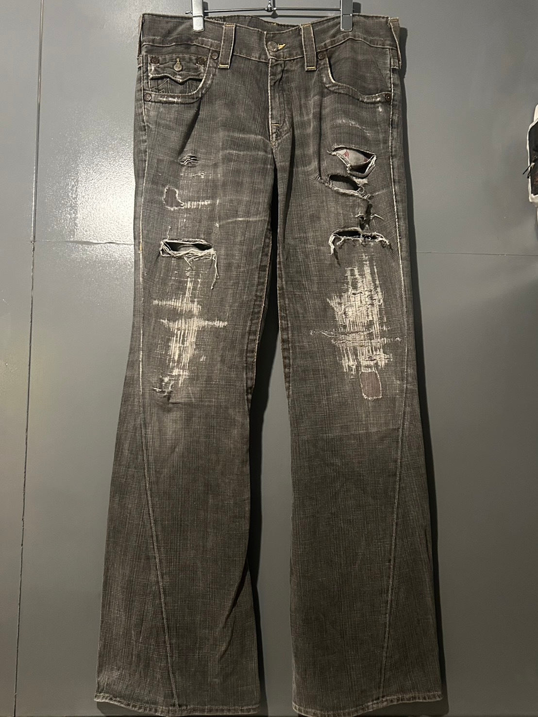 TRUE RELIGION Gray Distressed Jeans Size 32×33