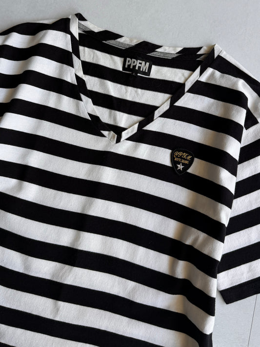 PPFM Border Emblem V-Neck Cotton T-Shirt Size L