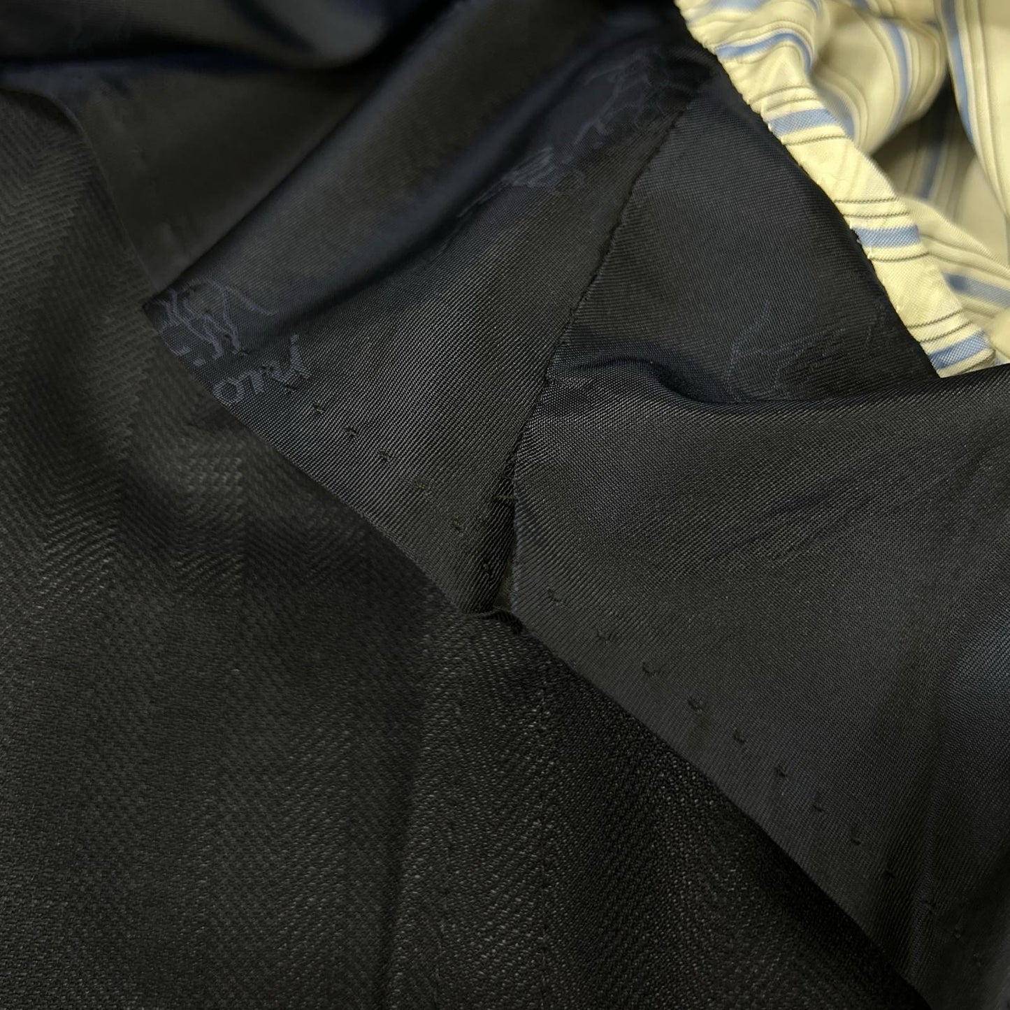 Brioni Navy Wool Herringbone 2B Jacket Size 46