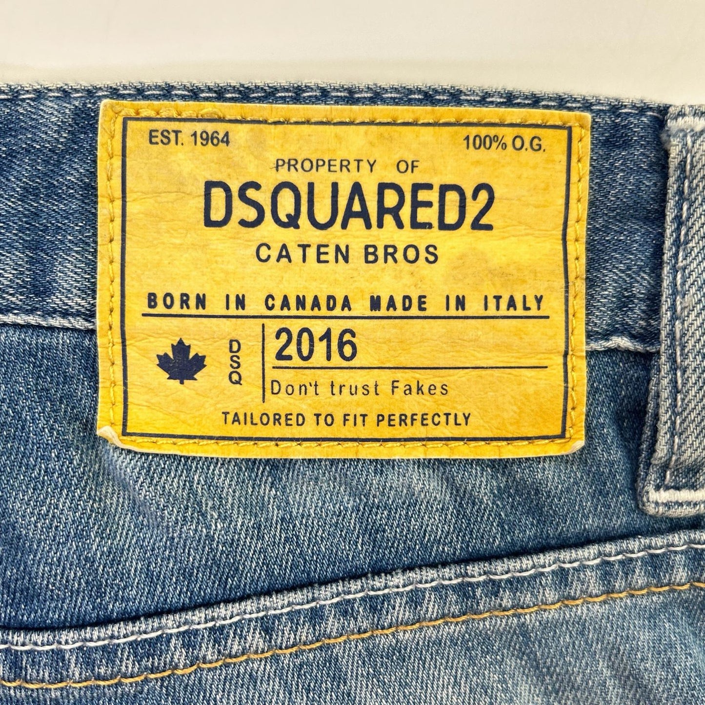DSQUARED2 S71LB0108 Indigo Distressed Denim Size 46