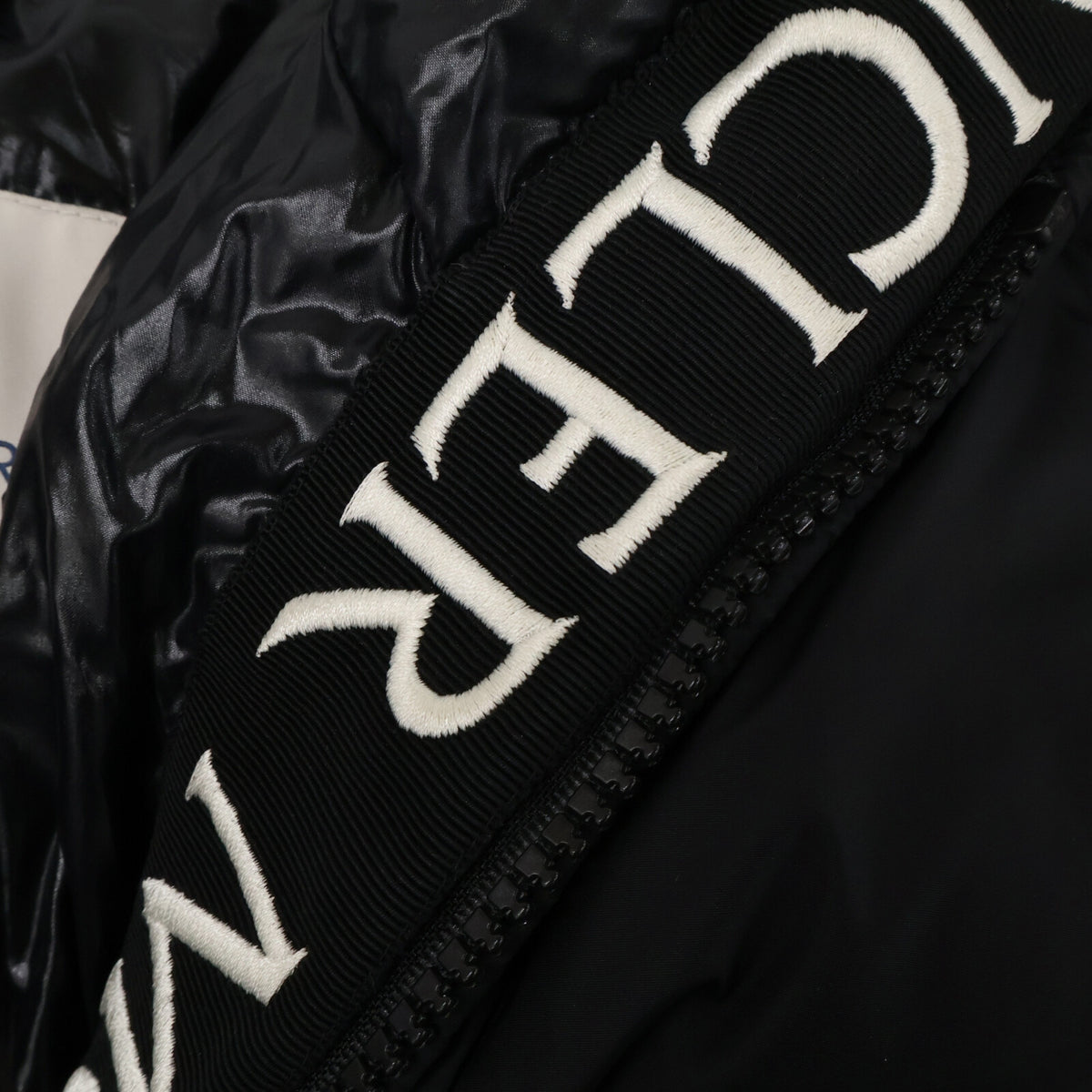 Moncler MONTCLA Inner Logo Tape Hooded Jacket Black Size 4