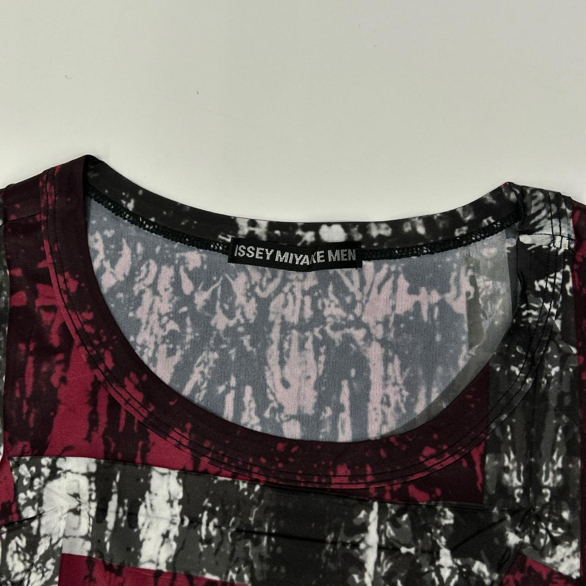 SS ME x ISSEY MIYAKE MEN 14SS Wrinkle T-Shirt Red/Gray Size 3