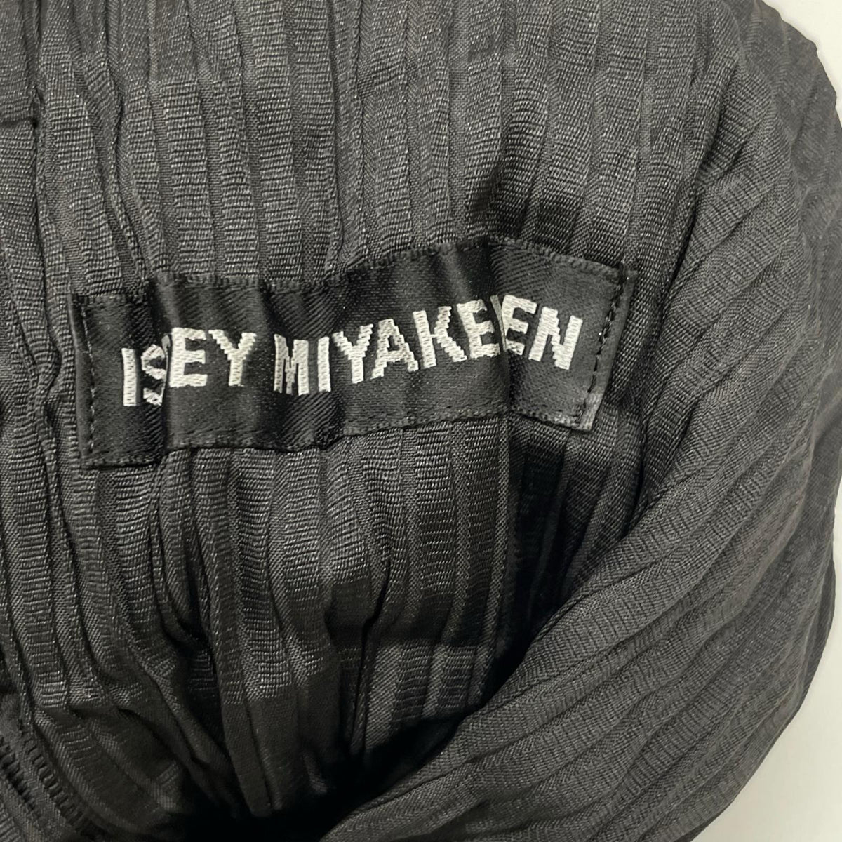 ISSEY MIYAKE MEN 13AW Pleated Jacket Black Size 4