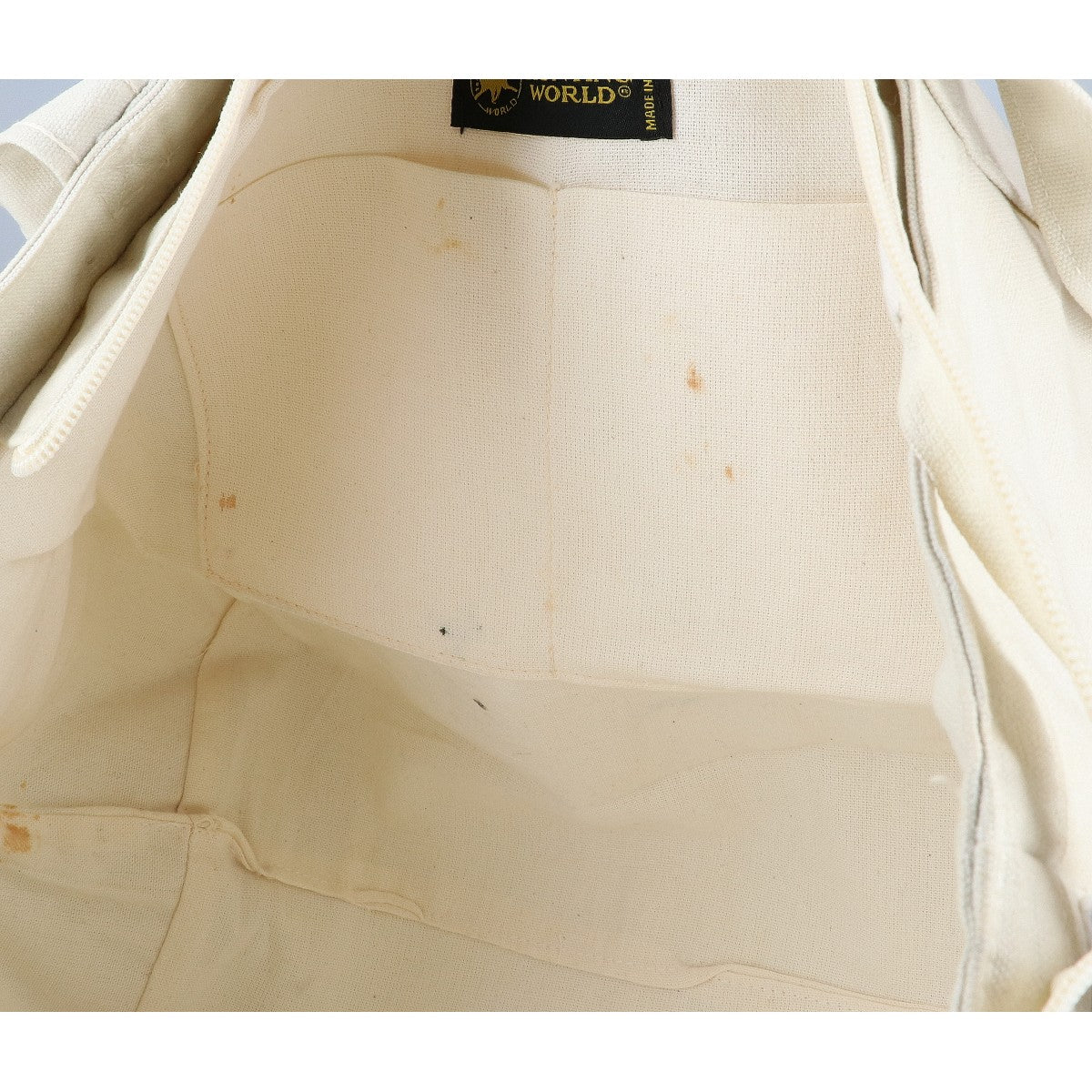 HUNTING WORLD Canvas Embossed Logo Patch Tote Bag White