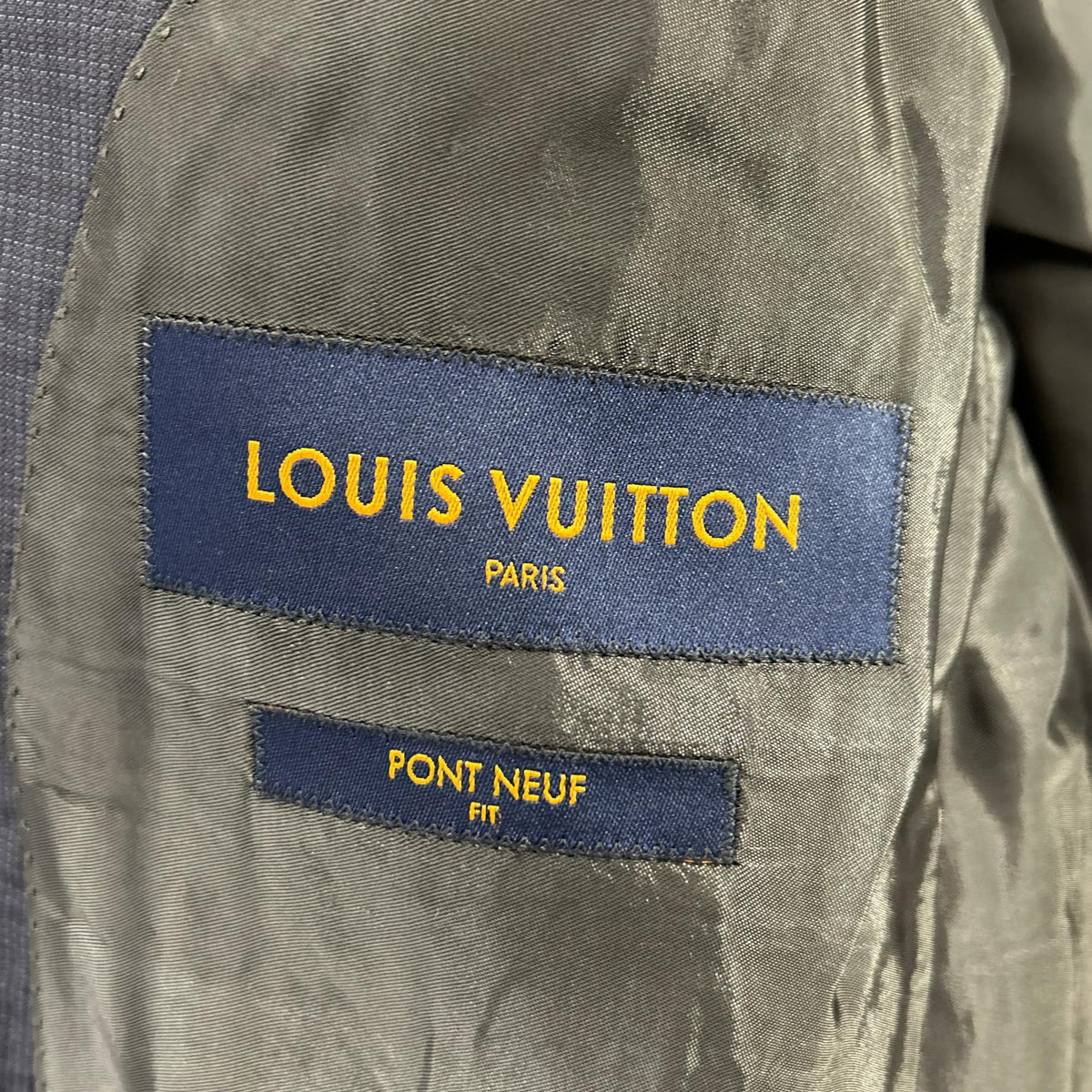 LOUIS VUITTON 2019 Navy Wool Check 2B Blazer Size 52