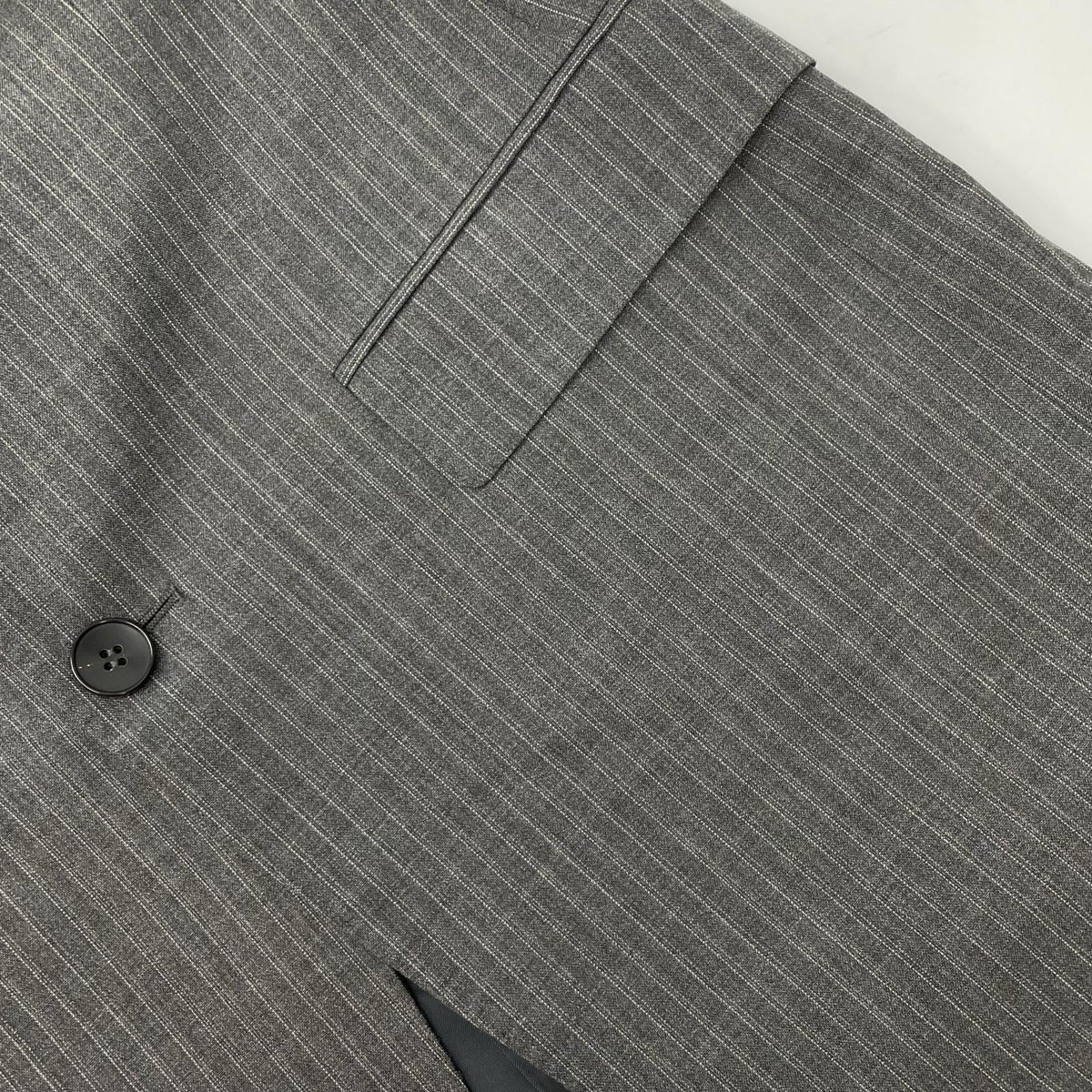 GUCCI Gray Wool Striped Single 3B Suit Size 46