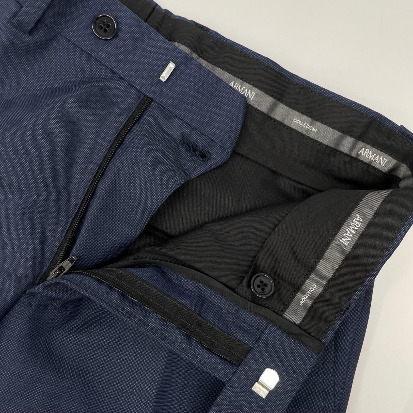 ARMANICOLLEZIONI M-LINE Navy Wool Suit Size 36