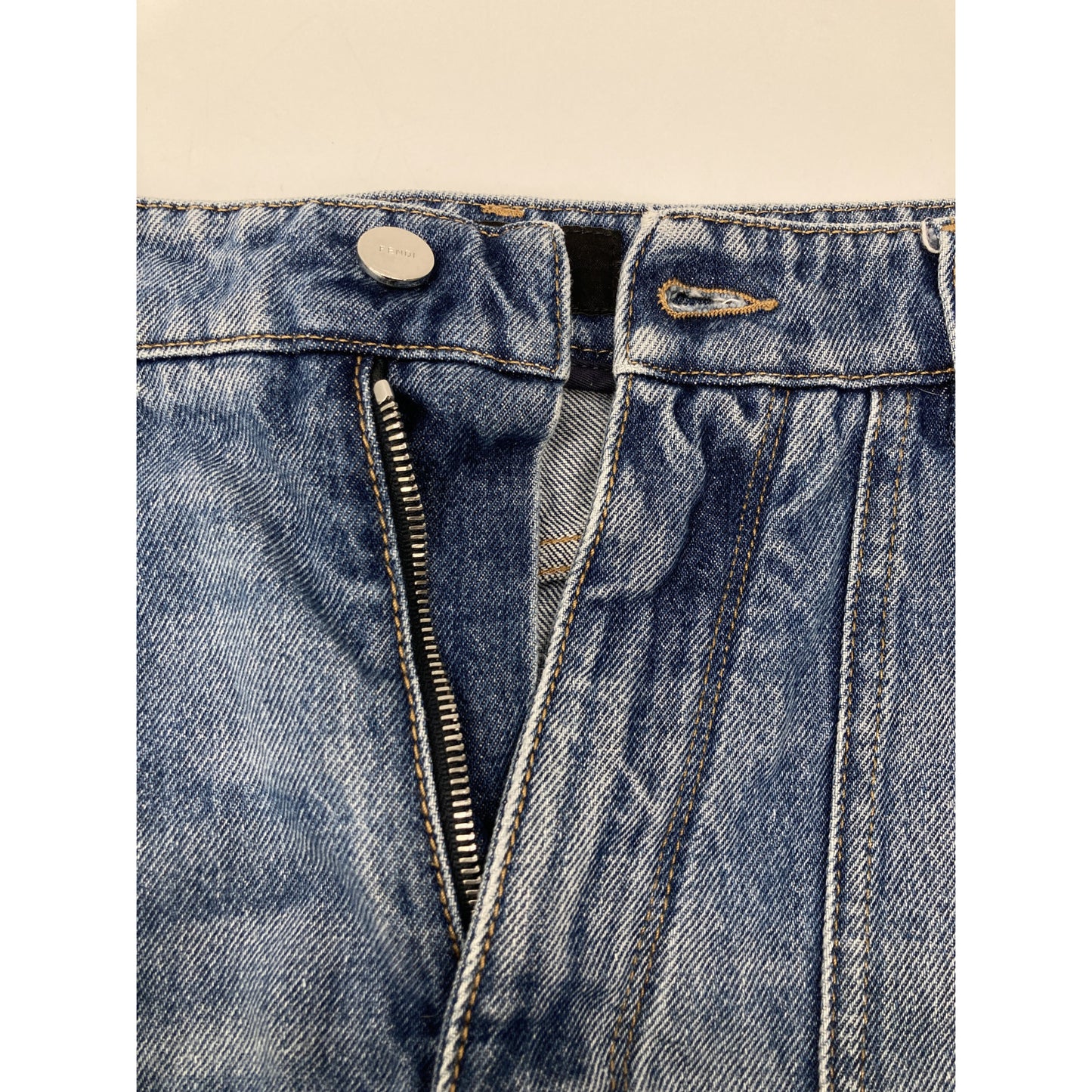 FENDI 24SS Cotton FF Metal Plate Zip Jeans Size 32x34