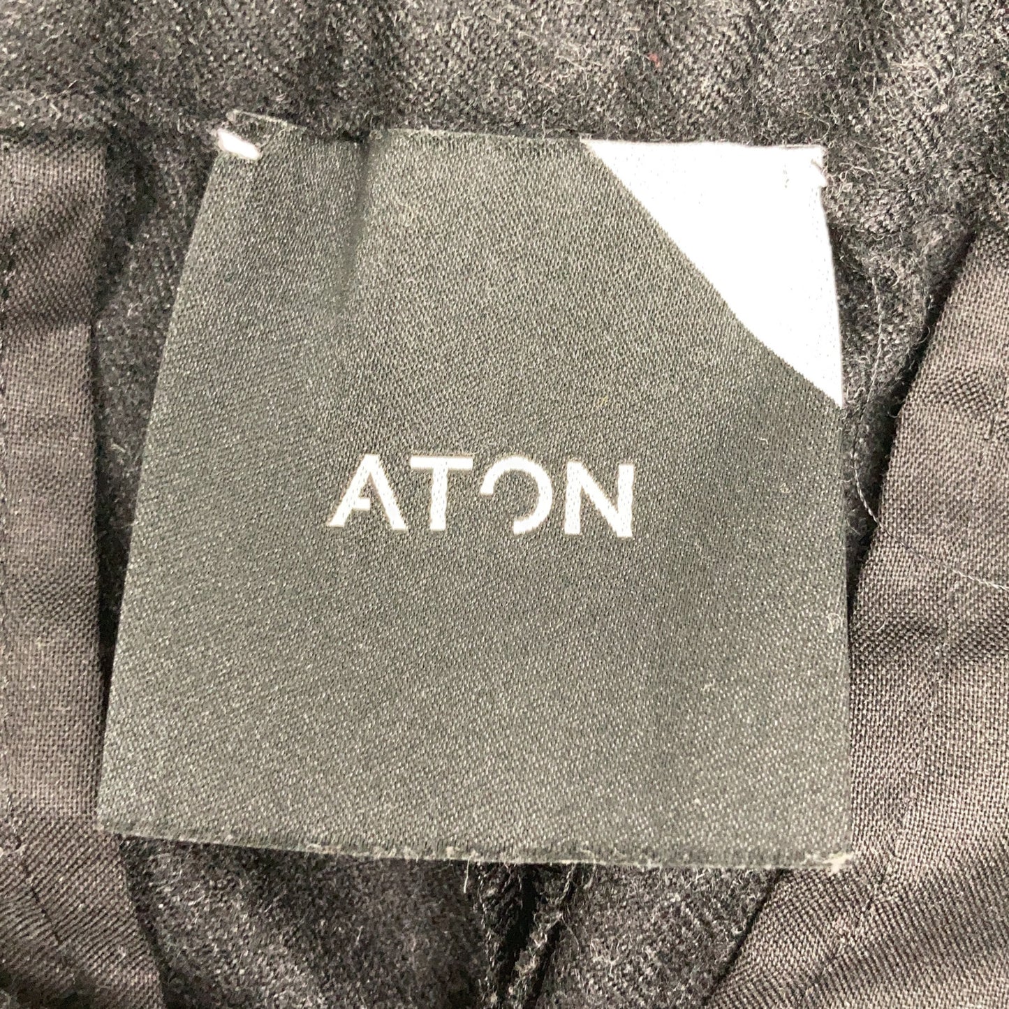 ATON Charcoal Wool Saxony Tapered Easy Slacks Size 02