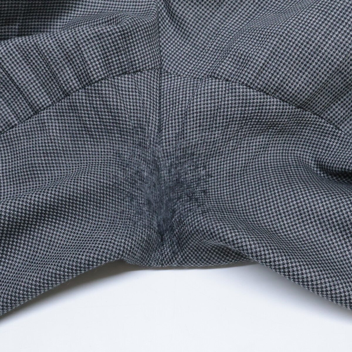 TOM FORD Gray Glen Check Wool Peaked Lapel 2B Suit Size 44R